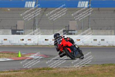 media/Nov-26-2022-Fastrack Riders (Sat) [[b001e85eef]]/Level 2/Session 3 Outside Turn 9/